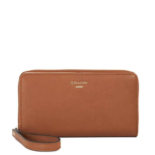 Always sleek and forever sophisticated, Krissis is the perfect accessory for all of your upcoming occasions. Featuring iconic Dune London branding, a secure zip closure and handy wrist strap, this purse will keep your cards and coins contained while maintaining a minimalist design. Boasting multiple internal compartments for orgisned storage, this timeless and versatile piece is a winning addition to your collection.