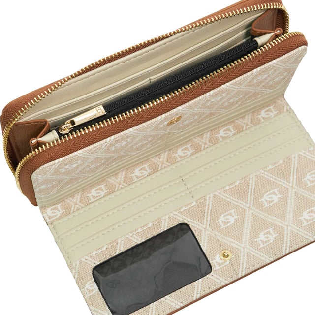 Always sleek and forever sophisticated, Krissis is the perfect accessory for all of your upcoming occasions. Featuring iconic Dune London branding, a secure zip closure and handy wrist strap, this purse will keep your cards and coins contained while maintaining a minimalist design. Boasting multiple internal compartments for orgisned storage, this timeless and versatile piece is a winning addition to your collection.