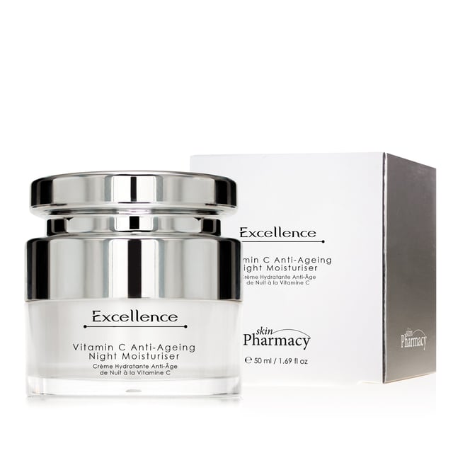 skinPharmacy Conjunto de Hidratación Antienvejecimiento y Reparación Experimenta una hidratación intensa y reparación con este lujoso set de cuidado de la piel, diseñado para rejuvenecer y nutrir tu piel. Enriquecido con glicerina y sodio hialuronato, proporciona una profunda hidratación mientras mejora la elasticidad de la piel. La inclusión de aminoácidos de colágeno promueve una apariencia juvenil, mientras que las propiedades calmantes del aloe vera y la manteca de karité brindan comodidad y protección contra los factores estresantes ambientales. Esta mezcla formulada por expertos no solo hidrata, sino que también ayuda a reparar y fortalecer la barrera cutánea, convirtiéndola en una adición esencial a tu rutina de cuidado de la piel. Disfruta de los beneficios transformadores de esta fórmula hidratante y reparadora para una tez radiante y saludable.