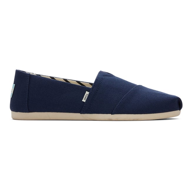 Our day one women's Alpargata slip-on is now designed using earth-conscious materials to lessen your impact on the planet and bring maximum comfort to your day-to-day shoe.