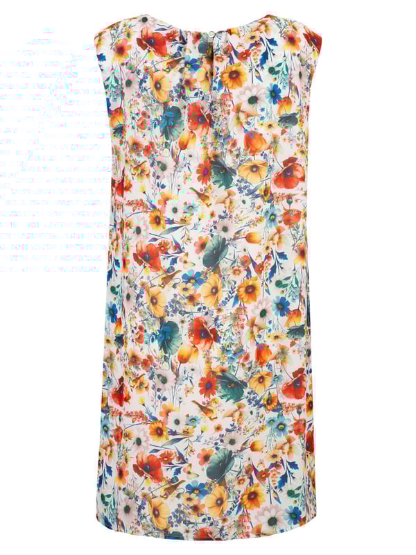 Das 19v69 ITALIA Sommerkleid *SUSA FLOWER* begeistert mit einem frischen, floralen Muster und einer luftigen Passform. Das ärmellose Design und der Rundhalsausschnitt sorgen für eine lässige Eleganz, während der leichte Stoff für angenehmen Tragekomfort an warmen Tagen sorgt – ideal für sommerliche Freizeitlooks.