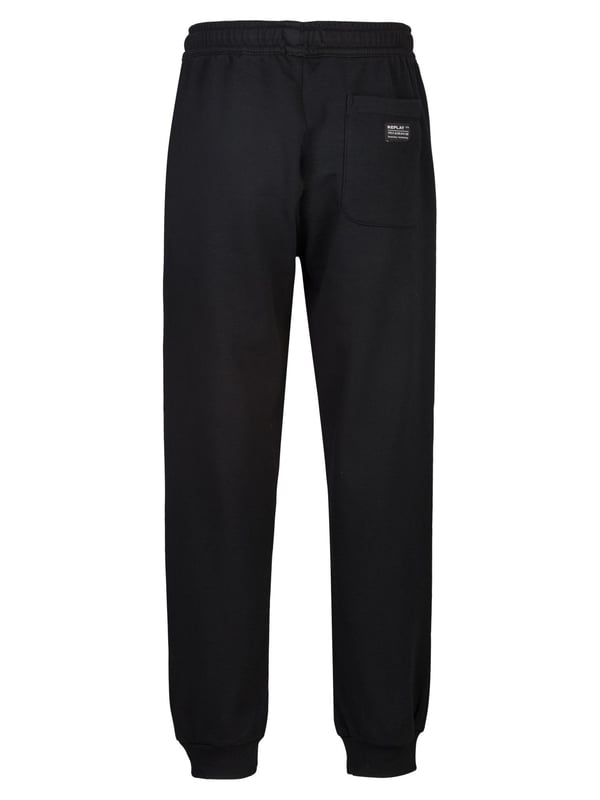 De Replay sweatpant biedt ultiem comfort en een casual stijl. Met zijn moderne snit en zachte materiaal is het ideaal voor ontspannen dagen of sportieve activiteiten. Veelzijdig te combineren, zorgt het voor een trendy en comfortabele look die zowel thuis als onderweg overtuigt.