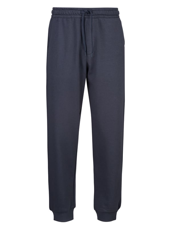 De Replay sweatpant biedt ultiem comfort en een casual stijl. Met zijn moderne snit en zachte materiaal is het ideaal voor ontspannen dagen of sportieve activiteiten. Veelzijdig te combineren, zorgt het voor een trendy en comfortabele look die zowel thuis als onderweg overtuigt.