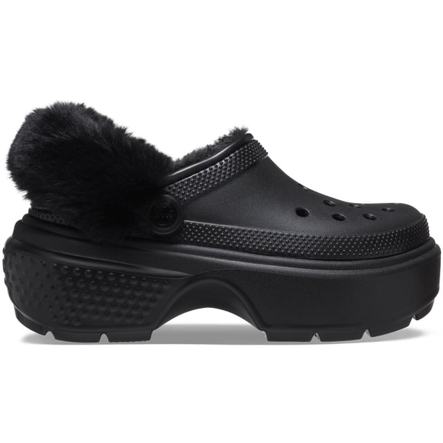Experience unmatched comfort with these clogs, boasting excessively chunky soles that give you a 5.5cm / 2.1-inch heel height for added style. Their lightweight construction ensures all-day wearability, and the fully lined interior keeps your feet cosy. Plus, the fuzz-wrapped pivotable backstrap enhances both the look and feel of these exceptional clogs. Jibbitz™ holes makes it easy to personalise.