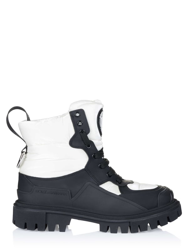 68% poliéster, 20% piel de becerro, 8% poliamida, 4% poliuretano; Botas Dolce & Gabbana;  Modelo: CT0756 AQ065 15;  Mano de obra de alta calidad;  Punta redonda;  Cordón clásico;  Suela de goma antideslizante;  Altura de la suela: 3 cm;  Detalles del logotipo de Dolce & Gabbana