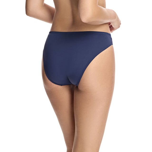 Classic women's bikini bottom from the brand ORY.

 Bikini bottom with an elegant nautical-inspired design, ideal for wearing on the beach or in the pool with a sophisticated and comfortable style.

 Characteristics:

 - Mid-rise bikini bottom provides balanced coverage and a flattering fit.
 - Swim briefs with elastic waistband.
 - Nautical detail with metal eyelets and decorative laces that add a distinctive touch to the design.
 - Matching inner lining, which guarantees greater opacity and support.
 - Exposed tone-on-tone seams, providing a clean and discreet finish.
 - Cutting-edge shaping fabric, with high resistance properties to chlorine, tanning creams and oils, ensuring durability even with frequent use.
 - Women's bikini bottoms feature excellent moisture-wicking properties, providing all-day freshness.

 These bikini bottoms are perfect for those looking for a practical design with a chic touch. Pair them with your favourite bikini top for a complete look.
 Composition: Outer lining: 80% Polyamide, 20% Elastane; Inner lining: 84% Polyester, 16% Elastane.
 Care:
- Hand wash.
 - Do not use a dryer.
 - Do not iron.
 - Do not dry clean.
 - Do not squeeze.