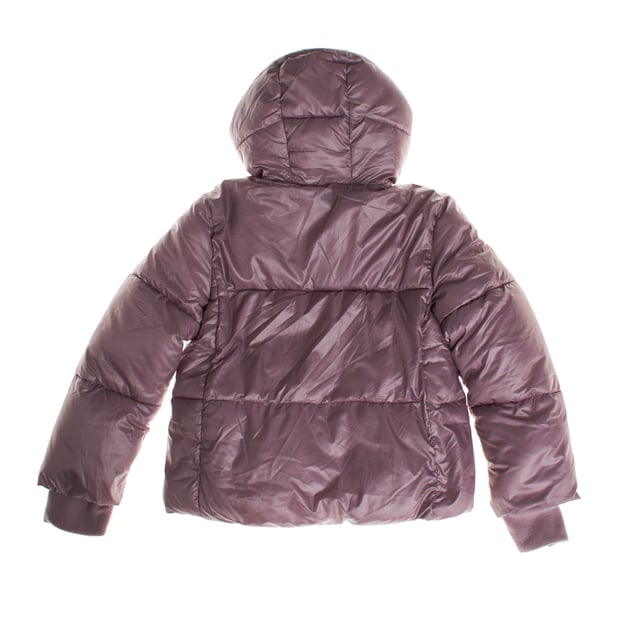 Winter jacket for girls designed to keep you warm and comfortable on the coldest days.

 The interior is lined with soft fleece, offering a warm and cozy feel.

 The outer layer is padded and waterproof, providing protection from rain and wind.

 It features a front zipper closure covered by a buttoned flap, which includes additional face mask-type protection.

 Slanted front pockets provide space for hand or small items, while the fleece-lined hood adds an extra touch of warmth.

 The long sleeves include elastic cuffs that fit comfortably, and on the inside, at waist level, there is an adjustable elastic with buttons to ensure a better fit and keep the body warm.

 It is an ideal garment for cold and rainy days, keeping girls warm and protected.
 Composition: Shell: 100% Polyester; Inner: 100% Polyester; Filling: 100% Polyester
 Care:
- Machine wash cold on delicate cycle.
 - Use non-chlorine bleach when necessary.
 - Do not dry clean.