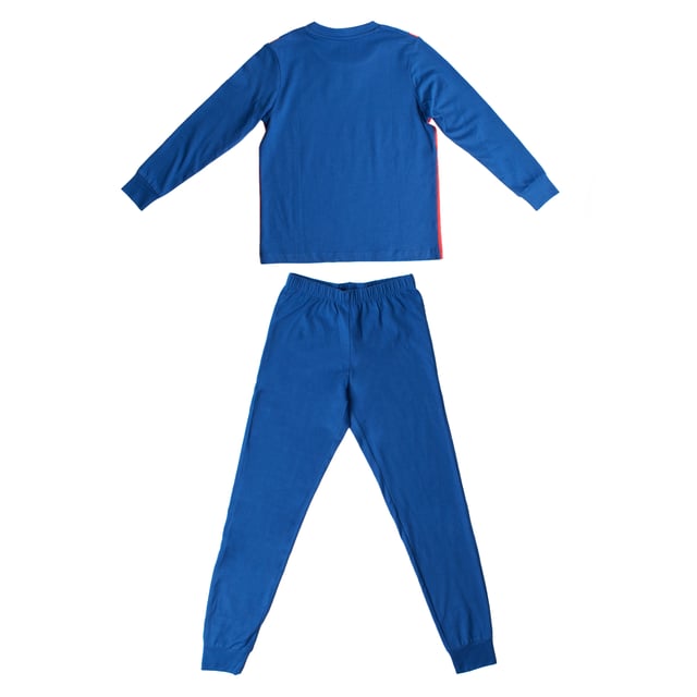 Ideal para los pequeños aficionados al fútbol, este conjunto de pijama combina comodidad y estilo deportivo. Con un diseño inspirado en los colores y el escudo de un equipo icónico, se convierte en la elección perfecta para los que sueñan con el deporte incluso mientras duermen.

Características:

- Camiseta de manga larga con cuello redondo, decorada con rayas verticales y el escudo del equipo en el pecho.
- Pantalones largos de corte recto con cintura elástica para un mejor ajuste y comodidad.
- Hecho de 100% algodón, una tela suave, transpirable y amigable con la piel, ideal para una noche de descanso.
- Puños elásticos en las mangas y tobillos proporcionan un ajuste cómodo y evitan que la ropa se desplace durante el sueño.

Estos pijamas para niños del Barcelona, hechos de algodón de alta calidad, ofrecen suavidad y comodidad, convirtiéndolos en la elección ideal para los pequeños aficionados al fútbol. Perfectos para relajarse con estilo y soñar en grande.
Composición: Camiseta: 100% algodón; Pantalones: 100% algodón.
Cuidado:
- Lavar a máquina en frío.
- Usar jabón neutro.
- Secar a baja temperatura.
- Planchar a baja temperatura si es necesario.