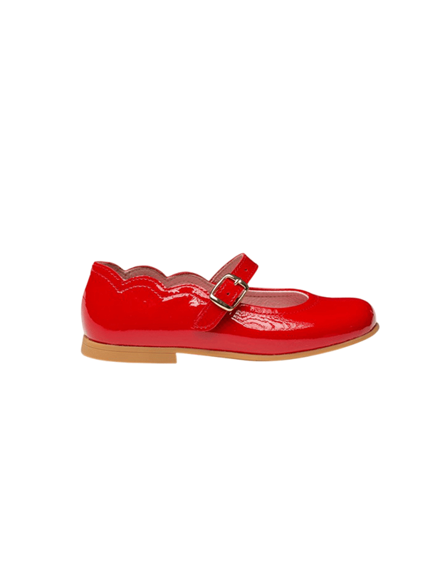 Francesita Piel Francesita Rojo Unas francesitas elegantes, suaves y blanditas. Zapato tipo francesita fabricado en charol de piel bovina con sistema de cierre de hebilla. La parte interior está fabricada con forro de piel natural, protector de punteras y talones. Planta interior con puente anatómico y nuestra nueva suela exterior "AngelitoS SuperfleX" fabricada en TPU antideslizante de alta calidad. Calzado diseñado y fabricado en España.