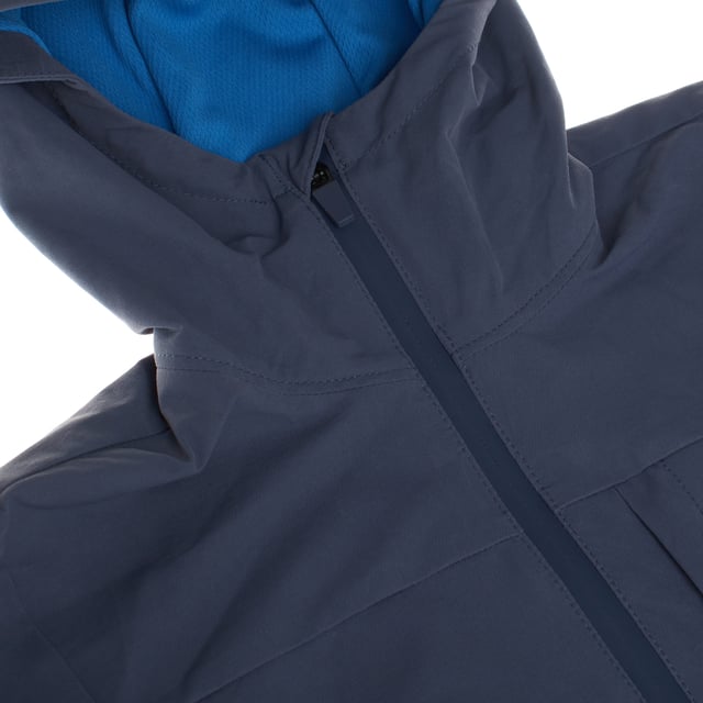 Windproof hooded jacket 802189 children Children's windbreaker jacket with a functional and modern design, ideal for cool climates.
Made from a lightweight and durable material, it features an adjustable hood for added protection from wind and rain.
The full-zip front closure makes it easy to wear, while the front slanted pockets, along with an additional zippered chest pocket, provide extra storage space for small items.
Long sleeves and a straight cut offer comfort and freedom of movement, making this jacket a versatile and practical choice for everyday wear or outdoor activities.
Composition: Exterior: 94% Nylon, 6% Elastane; Interior: 100% Polyester
Care:
- Machine wash cold on delicate cycle.
- Use mild detergents.
- Use dryer at low temperature.
- Iron at low temperatures.
- Do not dry clean.
