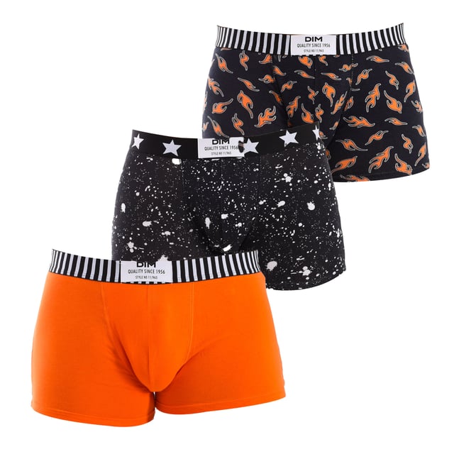 Pack-3 Boxer de Moda Sin Costuras.  
Cintura elástica.  
Detalle del nombre de la marca en la cintura.  
Impresiones originales.  
Tejido transpirable.  
Frente anatómico con capacidad de sujeción sin apretar.  
Costuras vistas en tono.  
Composición: 81% Poliamida, 9% Elastano, 10% Poliéster.  
Cuidado:  
Lavar a una temperatura máxima de 40º.  
No usar blanqueador.  
No usar secadora.  
No planchar.  
No limpiar en seco.