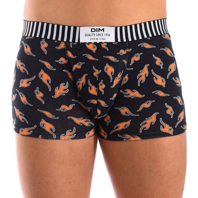 Pack-3 Boxer de Moda Sin Costuras.  
Cintura elástica.  
Detalle del nombre de la marca en la cintura.  
Impresiones originales.  
Tejido transpirable.  
Frente anatómico con capacidad de sujeción sin apretar.  
Costuras vistas en tono.  
Composición: 81% Poliamida, 9% Elastano, 10% Poliéster.  
Cuidado:  
Lavar a una temperatura máxima de 40º.  
No usar blanqueador.  
No usar secadora.  
No planchar.  
No limpiar en seco.