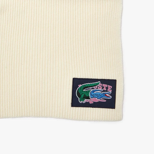 Lacoste Holiday Ribbed Wool Beanie And Scarf Gift Set.- Beanie with turned edge: Protects against the cold.- Crocodile badges on beanie and scarf: Stand out in Lacoste.- Responsible wool: For your wellbeing. And the planet's. Material: 100% Wool. Ref: RB0887XFJ.