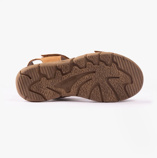 Josef Seibel BRENDA 08 Dames Sandalen Kameel

* Bovenmateriaal: Leer
* Voeringmateriaal: Leer
* Zoolmateriaal: Rubber
* Sluiting: Klittenband
* Kenmerken: Comfort, Lichtgewicht
* Schoenbreedte: Normaal
* Artikelgewicht: 0,5 KG
* Hakhoogte: Plat (Onder 2,5 cm)
* Sandalensstijl: Open Teen
* Cadeauverpakking: Nee
* Productcode: 76808-932240