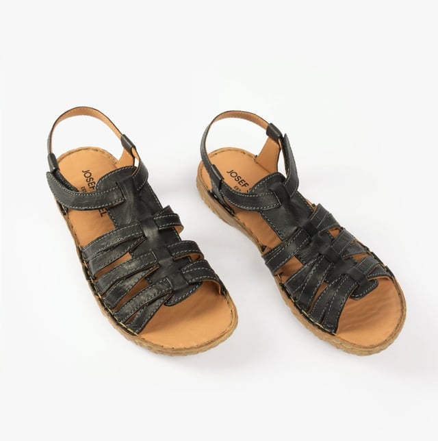 Josef Seibel IVY 02 Sandalias para Mujeres Negras

* Material Superior: Cuero
* Material del Forro: Cuero
* Material de la Suela: Goma
* Cierre/Sujeción: Velcro
* Características: Comodidad, Ligereza
* Ancho del Zapato: Regular
* Peso del Artículo: 0.5 KG
* Altura del Tacón: Plano (Menos de 2.5 cm)
* Estilo de Sandalia: Pescador
* Presentación en Caja de Regalo: No
* Código del Producto: 74102-160100