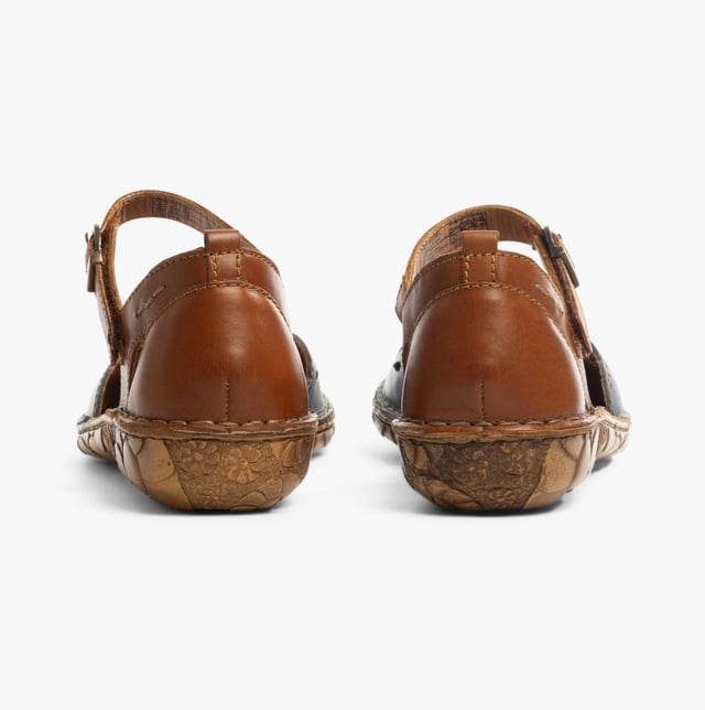 Josef Seibel ROSALIE 04 Womens Sandals Shark-Kombi

  
 *   Upper Material: Leather 
 *  Lining Material: Leather 
 *  Sole Material: Rubber 
 *  Closure/Fastening: Buckle 
 *  Features: Comfort,Lightweight 
 *  Shoe Width: Regular 
 *  Item Weight: 0.4 KG 
 *  Heel Height: Flat (Under 2.5cm) 
 *  Sandal Style: Closed Toe 
 *  Gift Boxed: No  Product Code: 79504-476555