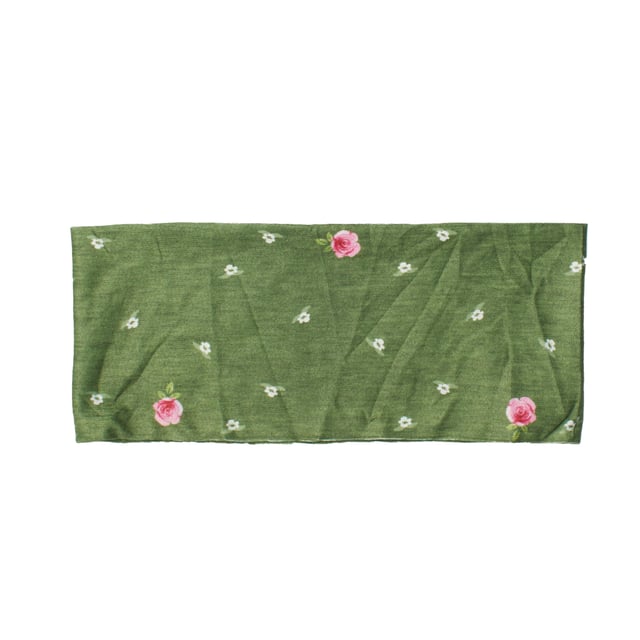Buff Floral print headband, designed to combine style and comfort.

 Main features:

 - Made of light and soft fabric, ideal for keeping hair in place all day long.
 - Seamless tubular design.
 - Delicate floral print.
 - Breathable and quick-drying fabric, perfect for sports activities or casual wear.
 - One size, adaptable for adults and teenagers.
 - Printed Buff logo, as a symbol of quality and authenticity.

 A practical and versatile headband, perfect for sports activities, yoga or simply as an everyday fashion accessory.
 Measures: 9.7 X 23 cm
 Composition: 95% Polyester, 5% Elastane
 Care:
- Hand wash.
 - Do not use bleach or fabric softeners.
 - Do not use a dryer.
 - Do not iron.
