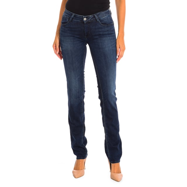 Long Jeans Le temps des Cerises.
 denim color
 It is ideal for multiple combinations and different occasions.
 Main zipper and button closure.
 Two open pockets on the front.
 Back patch pockets.
 Belt loops.
 Seams seen in tone.

 Composition: 92% Cotton, 8% Elastane.

 -Machine wash at a maximum temperature of 60º.
 -Do not use a dryer.
 -Do not use bleach.
 -Iron temperature max. 150º.
 -Do not dry clean.
 Composition: 92% Cotton, 8% Elastane.
 Care:
-Machine wash at a maximum temperature of 60º.
 -Do not use a dryer.
 -Does not use bleach.
 -Iron maximum temperature 150º.
 -Do not dry clean.