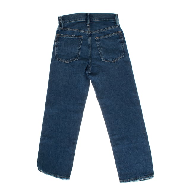 Straight jeans 824649 teen boys Straight cut boys jeans, designed to offer a classic and comfortable fit.
Crafted from a durable denim fabric, these jeans feature a traditional five-pocket design and a zip fly.
Light distressed details add a modern, laid-back feel, while the straight leg cut provides an easy, versatile fit.
Ideal for everyday use, they combine style and durability, making them a staple item in any child's wardrobe.
Composition: 100% Cotton
Care:
- Machine wash cold.
- Use similar colors in the wash.
- Avoid the use of bleaches.
- Dry at low temperature in the dryer.
- Iron at low temperature.
- Do not dry clean.