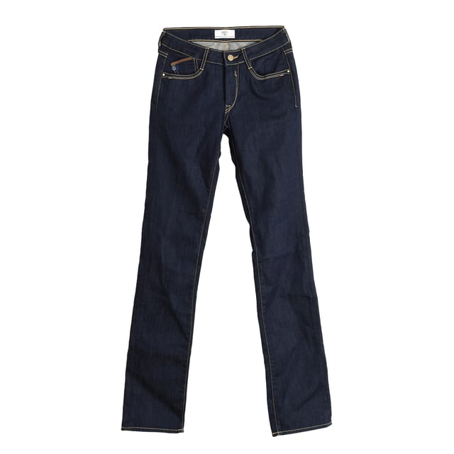 Long Jeans Le temps des Cerises.
 denim color
 It is ideal for multiple combinations and different occasions.
 Main zipper and button closure.
 Two open pockets on the front.
 Back patch pockets.
 Belt loops.
 Seams seen in tone.

 Composition: 98% Cotton, 2% Elastane.

 -Machine wash at a maximum temperature of 60º.
 -Do not use a dryer.
 -Do not use bleach.
 -Iron temperature max. 150º.
 -Do not dry clean.
 Composition: 98% Cotton, 2% Elastane.
 Care:
-Machine wash at a maximum temperature of 60º.
 -Do not use a dryer.
 -Does not use bleach.
 -Iron maximum temperature 150º.
 -Do not dry clean.
