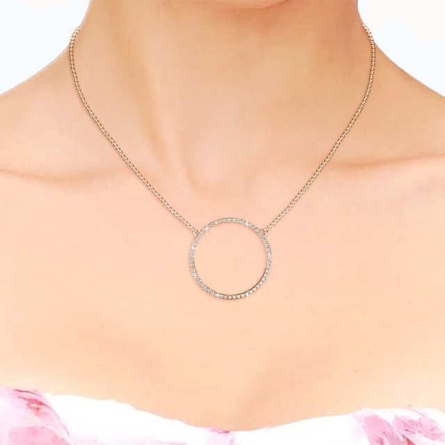 Composición: Latón Acabado: Chapado en oro rosa de 18 k Tipo de piedra: Cristal austriaco Número de piedras (piezas): 68 Color de la piedra: Cristal Longitud de la cadena (mm): 400 + 50
