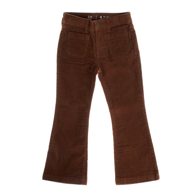 Girls' corduroy flare pants designed with a modern and comfortable style.

 It features a high waist that stylizes the figure, along with a practical button and zipper closure.

 With 4 functional pockets, these pants combine utility and style.

 Additionally, it includes an internal adjustable waistband, allowing for a custom fit for added comfort.

 Ideal for those looking for a versatile garment with a retro and modern touch, perfect for everyday use or for special occasions.
 Composition: 98% Cotton, 2% Elastane
 Care:
- Machine wash cold.
 - Use similar colors in the wash.
 - Avoid the use of bleaches.
 - Dry at low temperature in the dryer.
 - Iron at low temperature.
 - Do not dry clean.