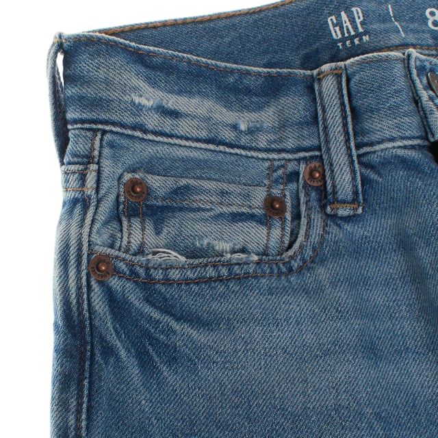 Straight cut boys jeans, designed to offer a classic and comfortable fit.

 Crafted from a durable denim fabric, these jeans feature a traditional five-pocket design and a zip fly.

 Light distressed details add a modern, laid-back feel, while the straight leg cut provides an easy, versatile fit.

 Ideal for everyday use, they combine style and durability, making them a staple item in any child's wardrobe.
 Composition: 100% Cotton
 Care:
- Machine wash cold.
 - Use similar colors in the wash.
 - Avoid the use of bleaches.
 - Dry at low temperature in the dryer.
 - Iron at low temperature.
 - Do not dry clean.