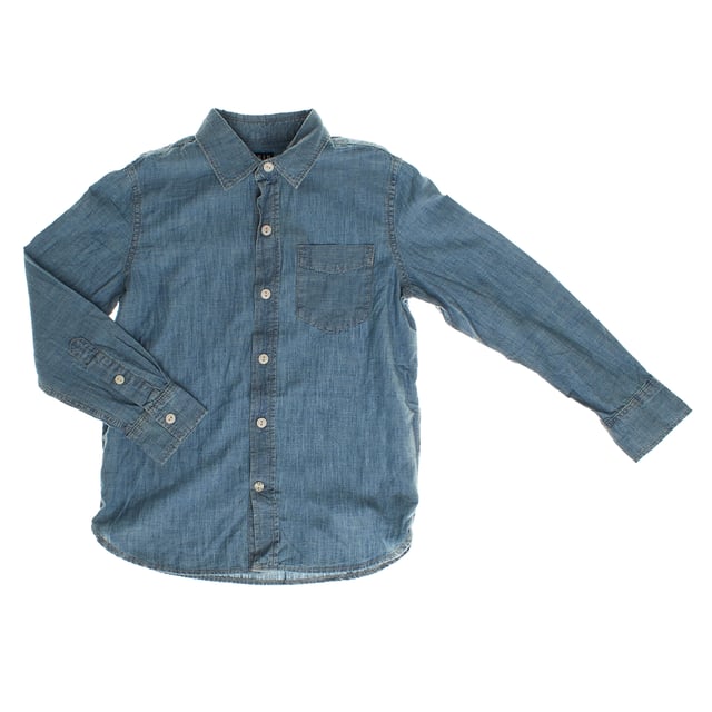 Boy's shirt made of lightweight denim, perfect for a casual yet stylish look.

 The classic pointed collar and button-front closure add a sophisticated touch, while the long sleeves add versatility, making it ideal for any season.

 The patch pocket on the chest not only adds a functional detail, but also an element of style.

 With a comfortable and relaxed fit, this shirt is ideal for pairing with jeans or trousers, offering a fresh and modern look for everyday wear.
 Composition: 100% Cotton
 Care:
- Machine wash cold on delicate cycle.
 - Use mild detergents.
 - Use dryer at low temperature.
 - Iron at low temperatures.
 - Do not dry clean.