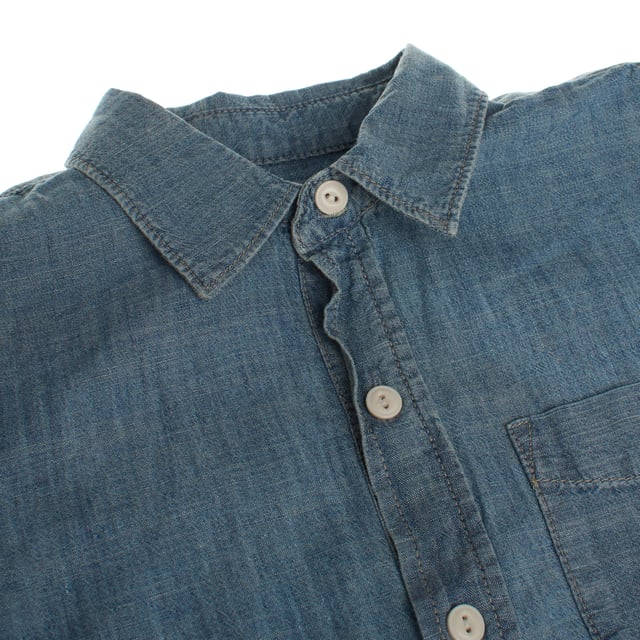 Boy's shirt made of lightweight denim, perfect for a casual yet stylish look.

 The classic pointed collar and button-front closure add a sophisticated touch, while the long sleeves add versatility, making it ideal for any season.

 The patch pocket on the chest not only adds a functional detail, but also an element of style.

 With a comfortable and relaxed fit, this shirt is ideal for pairing with jeans or trousers, offering a fresh and modern look for everyday wear.
 Composition: 100% Cotton
 Care:
- Machine wash cold on delicate cycle.
 - Use mild detergents.
 - Use dryer at low temperature.
 - Iron at low temperatures.
 - Do not dry clean.