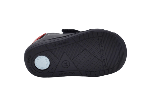 Ongelooflijke sportschoenen voor alle terreinen, zacht en flexibel. 100% respectvol schoeisel ontworpen en vervaardigd in Spanje.