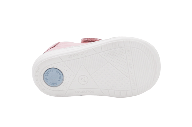 Unglaubliche Sportschuhe für jedes Gelände, weich und flexibel. 100 % respektvolles Schuhwerk, entworfen und hergestellt in Spanien.