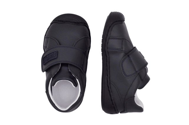 Unglaubliche Sportschuhe für jedes Gelände, weich und flexibel. 100 % respektvolles Schuhwerk, entworfen und hergestellt in Spanien.