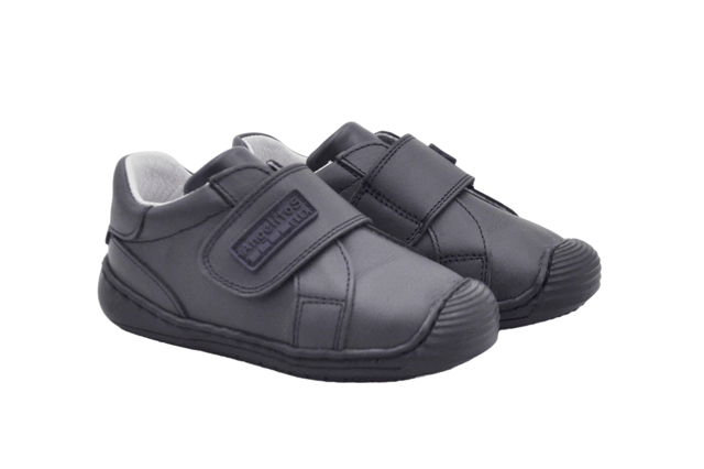Unglaubliche Sportschuhe für jedes Gelände, weich und flexibel. 100 % respektvolles Schuhwerk, entworfen und hergestellt in Spanien.