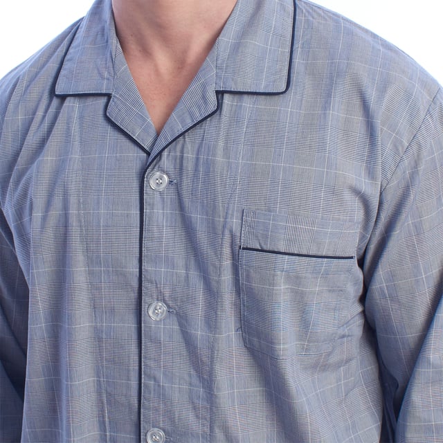 KLP5 men's poplin style pajamas Kisses&Love men's pajamas. Classic men's pajamas made from premium poplin fabric!
This men's pyjama set combines a long-sleeved shirt and long trousers. Made from soft, breathable materials, it ensures comfort all night long. Ideal for autumn/winter due to its length but also suitable for use all year round, this set offers a perfect balance between style and comfort for a restful night's sleep.
Exclusive designs and a variety of prints: Men's pajamas are available in different colors of stripes and checks, allowing you to choose between different styles that reflect your personality and taste. From vibrant colors to softer ones, each pajama offers a unique and special touch.
Easy Care & Durability: Made from durable cotton, the men's cotton pajamas are easy to machine wash and maintain their softness, color and shape wash after wash. This easy maintenance ensures that the pajamas remain a favorite item in your wardrobe, offering durability and practicality over time, especially during the colder seasons.
Men's pajamas, the perfect gift for Mother's Day, anniversary, Christmas, New Year, birthday, and much more!
Choose style, quality and comfort with Kisses&Love!
Composition: 100% Cotton
Care:
- Wash at max temperature. 30º.
- Do not use bleach.
- Do not use a dryer.
- Iron at low temperature max. 110º.
- Do not dry clean.