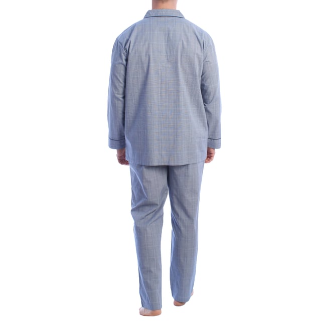 KLP5 men's poplin style pajamas Kisses&Love men's pajamas. Classic men's pajamas made from premium poplin fabric!
This men's pyjama set combines a long-sleeved shirt and long trousers. Made from soft, breathable materials, it ensures comfort all night long. Ideal for autumn/winter due to its length but also suitable for use all year round, this set offers a perfect balance between style and comfort for a restful night's sleep.
Exclusive designs and a variety of prints: Men's pajamas are available in different colors of stripes and checks, allowing you to choose between different styles that reflect your personality and taste. From vibrant colors to softer ones, each pajama offers a unique and special touch.
Easy Care & Durability: Made from durable cotton, the men's cotton pajamas are easy to machine wash and maintain their softness, color and shape wash after wash. This easy maintenance ensures that the pajamas remain a favorite item in your wardrobe, offering durability and practicality over time, especially during the colder seasons.
Men's pajamas, the perfect gift for Mother's Day, anniversary, Christmas, New Year, birthday, and much more!
Choose style, quality and comfort with Kisses&Love!
Composition: 100% Cotton
Care:
- Wash at max temperature. 30º.
- Do not use bleach.
- Do not use a dryer.
- Iron at low temperature max. 110º.
- Do not dry clean.