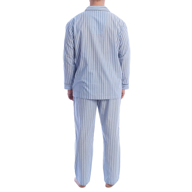 Kisses&Love pijamas para hombre. ¡Pijamas clásicos para hombre confeccionados con tejido de popelín premium!

 Este conjunto de pijama para hombre combina una camisa de manga larga y pantalones largos. Fabricado en materiales suaves y transpirables, garantiza comodidad durante toda la noche. Ideal para otoño/invierno por su longitud, pero también adecuado para usar durante todo el año, este conjunto ofrece un equilibrio perfecto entre estilo y comodidad para un sueño reparador.

 Diseños exclusivos y una variedad de estampados: Los pijamas para hombre están disponibles en diferentes colores de rayas y cuadros, lo que te permite elegir entre estilos diversos que reflejan tu personalidad y gusto. Desde colores vibrantes hasta tonos más suaves, cada pijama ofrece un toque único y especial.

 Cuidado Fácil y Durabilidad: Hechos de algodón duradero, los pijamas de algodón para hombre son fáciles de lavar a máquina y mantienen su suavidad, color y forma lavado tras lavado. Este fácil mantenimiento asegura que los pijamas sigan siendo una prenda favorita en tu armario, ofreciendo durabilidad y practicidad a lo largo del tiempo, especialmente durante las estaciones más frías.

 Pijamas para hombre, el regalo perfecto para el Día de la Madre, aniversarios, Navidad, Año Nuevo, cumpleaños y mucho más.

 ¡Elige estilo, calidad y comodidad con Kisses&Love!
 Composición: 100% Algodón
 Cuidado:
- Lavar a una temperatura máxima de 30º.
- No usar blanqueador.
- No usar secadora.
- Planchar a baja temperatura, máxima 110º.
- No lavar en seco.