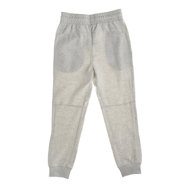 Jogginghose für Jungen, die Komfort und Funktionalität vereint.

 Es verfügt über einen elastischen Bund mit verstellbarem Kordelzug, der für eine sichere und bequeme Passform sorgt.

 Es verfügt über schräge Seitentaschen und eine zusätzliche Tasche mit Reißverschluss, perfekt für die sichere Aufbewahrung von Gegenständen.

 Anliegende Knöchelbündchen verleihen einen modernen Touch und sorgen für einen sicheren Sitz.

 Ideal für sportliche Aktivitäten oder für den Alltag und bietet Komfort und Stil in einem einzigen Kleidungsstück.
 Komposition: Hauptteil: 83 % Baumwolle, 17 % Polyester; Oberflächen: 98 % Baumwolle, 2 % Elastan
 Pflege:
- Maschinenwäsche kalt.
 - Verwenden Sie beim Waschen ähnliche Farben.
 - Vermeiden Sie die Verwendung von Bleichmitteln.
 - Bei niedriger Temperatur im Trockner trocknen.
 - Bei niedriger Temperatur bügeln.
 - Reinige chemisch nicht.