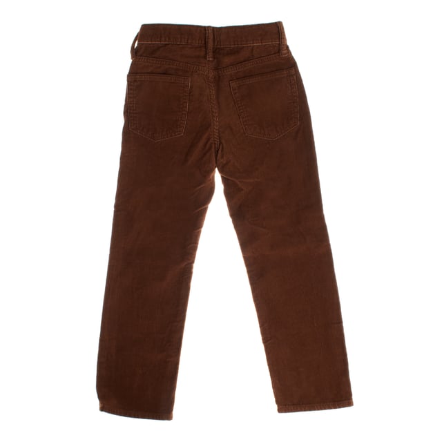 These boys' trousers are made from soft corduroy and feature an invisible elastic waistband, providing a comfortable and flexible fit.

 Additionally, the closure features a hook button on the inside, making it easy to put on without compromising the exterior style.

 The design includes the classic five pockets, adding functionality to its versatile style.

 With a straight cut, it is perfect for combining on various occasions, maintaining an elegant and cozy appearance for cooler days.
 Composition: 100% Cotton
 Care:
- Machine wash cold.
 - Use similar colors in the wash.
 - Avoid the use of bleaches.
 - Dry at low temperature in the dryer.
 - Iron at low temperature.
 - Do not dry clean.