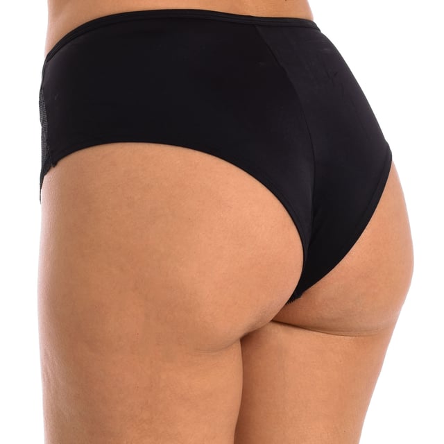 The Brigitte Lace Front Culotte Panty offers a perfect combination of elegance and comfort, ideal for both everyday wear and special occasions.

 Characteristics:

 - Lace at the front.
 - Culotte cut that provides complete and flattering coverage for the body.
 - Soft and breathable materials.
 - Inner lining.
 - Versatile and functional design, suitable for both everyday use and special occasions.
 - Secure and comfortable fit.

 The Brigitte Lace Culotte Panty is ideal for women looking for a comfortable, elegant and sophisticated piece of underwear, perfect for any occasion that combines style, comfort and practicality.
 Composition: 84% Polyamide, 14% Elastane, 2% Cotton
 Care:
Wash at maximum temperature 30º.
 Do not iron.
 Do not use bleach.
 Do not use dryer.
 Do not dry clean.