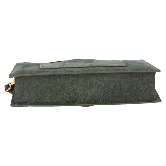 VINTAGE, RRP AS NEW
The Jacquemus La Montagne Le Grand Bambino Bag in Green Leather is a chic and practical addition to any wardrobe. Crafted from premium cowhide suede, this bag boasts a structured silhouette that enhances its sophisticated charm. The fold-over flap with a magnetic snap ensures easy access, while the patch interior pockets provide convenient storage for essentials. It features polished gold-tone hardware, adding a luxurious touch. With an optional, adjustable strap, this bag can be worn crossbody or over the shoulder, making it versatile for any occasion. The textile lining completes the design, offering a refined finish.




Jacquemus La Montagne Le Grand Bambino Bag in Green Leather