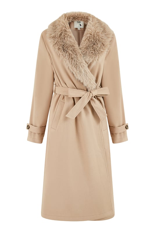 Winter is coming and we couldn't be more excited for coat season! This wrap around beauty with faux fur collar is super versatile, and looks stunning, Pockets and a tie belt ensure this coat is not only chic, but practical too In a midi length to keep you cosy.