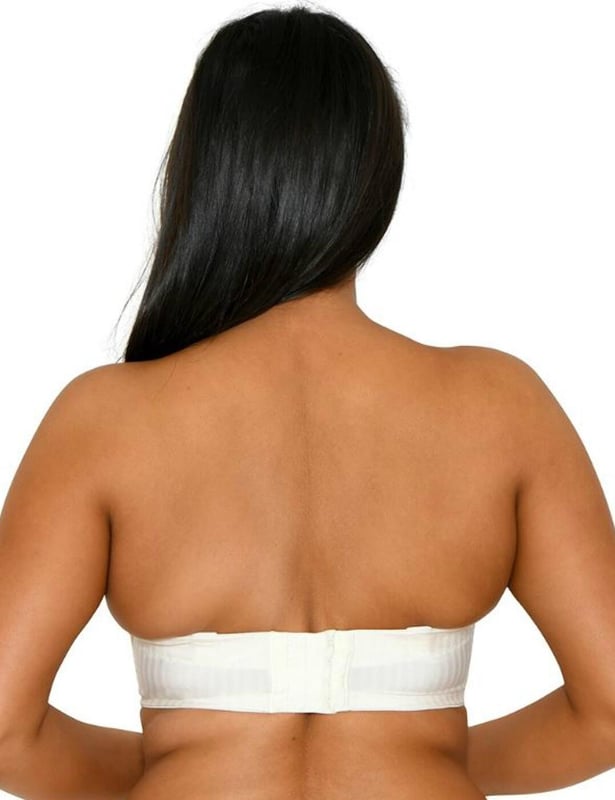 The Curvy Kate Luxe strapless bra is a multi-way bra that can be worn strapless, halterneck or racerback style giving you 3 bra's in 1. The Luxe range is designed with a smooth fabric so it can be worn and hidden under any outfit and is finished with a two tone pinstripe around the band. The strapless bra offers great support through to HH cup and contains a silicone grip around the back band for added security and support.