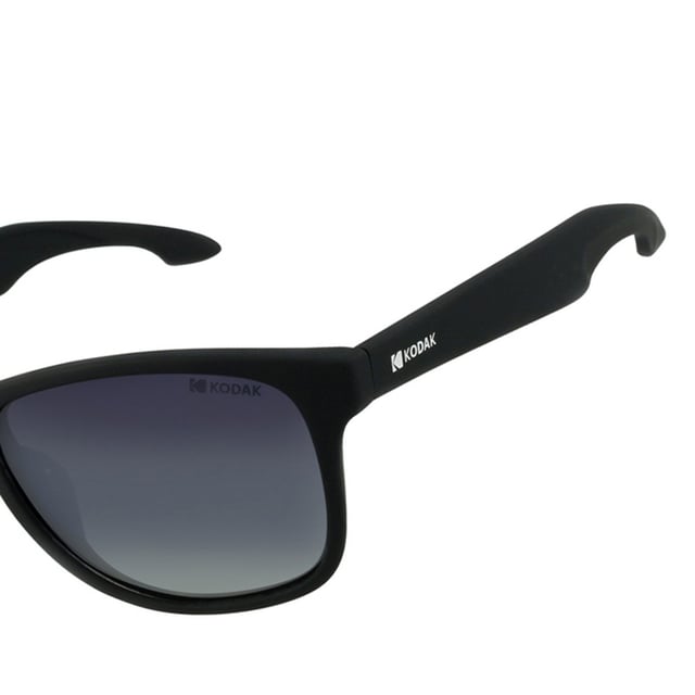These Kodak men's sunglasses combine a sporty and modern design with vibrant details that make them stand out.

 Shape and design:
 - Kodak sunglasses with a curved rectangular shape.

 Frame Material:
 - The frame of these sports sunglasses is made of polycarbonate, a material known for its impact resistance and lightness.

 Sideburns:
 - The temples are also made of polycarbonate, matching the frame material.

 Brand details:
 - Kodak branding on temples.

 Glasses:
 - Polarized: No.
 - Progression: Yes, compatible with progressive lenses.
 - Graduation: Yes, adaptable to your visual needs.
 - 100% UV400 protection.

 The color of the sunglasses lenses may vary slightly from the images due to lighting effects or adjustments in the material finish, but they will always retain their style and quality!
 Measures: Lens height: 43 mm. Lens width: 55 mm. Bridge: 18 mm. Temples: 140 mm.
 Composition: Polycarbonate
 Care:
Use a microfiber cloth to clean the lenses and avoid scratches.