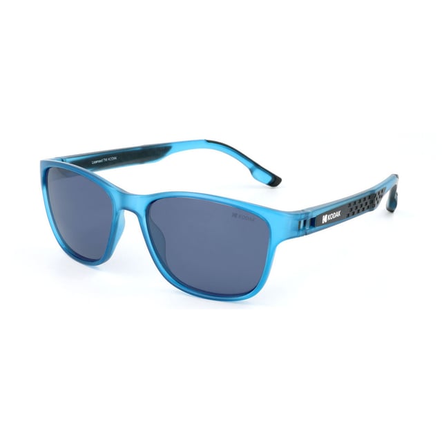 Estas gafas de sol mujer Kodak combinan un diseño clásico y moderno con detalles discretos que aportan sofisticación.

Forma y diseño:
- Gafas de sol cuadradas Kodak, ideal para un estilo versátil y atemporal.

Material de la montura:
- Fabricadas en Nylon TR90, un material ultraligero, flexible y resistente, estas gafas de sol garantizan comodidad durante todo el día.

Patillas:
- Las patillas también están elaboradas de TR90, a juego con el material de la montura.

Detalles de la marca:
- Grabado de la marca Kodak en las patillas.

Lentes:
- Polarizadas: Sí.
- Progresión: Sí, compatibles con lentes progresivos.
- Graduación: Sí, adaptables a tus necesidades visuales.
- 100% protección UV400.

El color de las lentes de las gafas de sol puede variar ligeramente con respecto a las imágenes debido a efectos de iluminación o ajustes en el acabado del material, ¡pero siempre conservarán su estilo y calidad!
 Medidas: Alto lente: 39 mm. Ancho lente: 54 mm. Puente: 16 mm. Patillas: 145 mm.
 Composición: Nylon TR90
 Cuidados:
Usar un paño de microfibra para limpiar las lentes y evitar rayaduras.