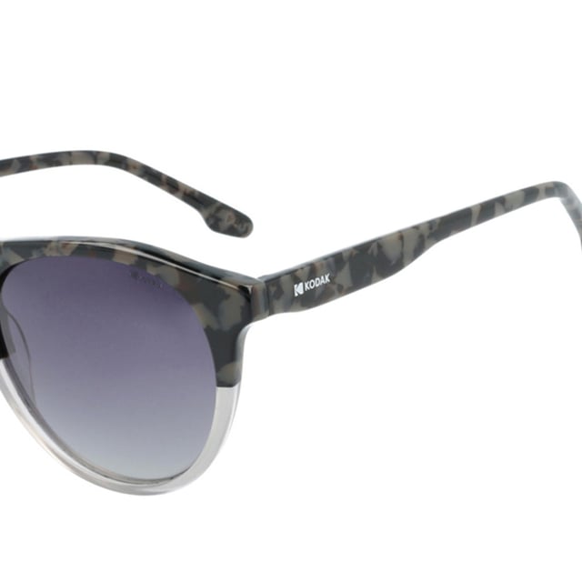 If you like to wear the latest in fashion and accessories are vital for your overall image, don't miss out on the Kodak FI40000 Unisex Sunglasses.

 Shape and design:
 - These Kodak sunglasses have a classic round shape.

 Frame Material:
 Made from acetate, a lightweight, durable and high-quality material, these sunglasses offer comfort and a refined finish.

 Sideburns:
 - The temples are also made of acetate, matching the frame material.

 Brand details:
 - Kodak branding on temples.

 Glasses:
 - Polarized: Yes.
 - Progression: Yes, compatible with progressive lenses.
 - Graduation: Yes, adaptable to your visual needs.
 - 100% UV400 protection.

 The color of the sunglasses lenses may vary slightly from the images due to lighting effects or adjustments in the material finish, but they will always retain their style and quality!
 Measures: Lens height: 46 mm. Lens width: 52 mm. Bridge: 21 mm. Temples: 145 mm.
 Composition: Acetate
 Care:
Use a microfiber cloth to clean the lenses and avoid scratches.