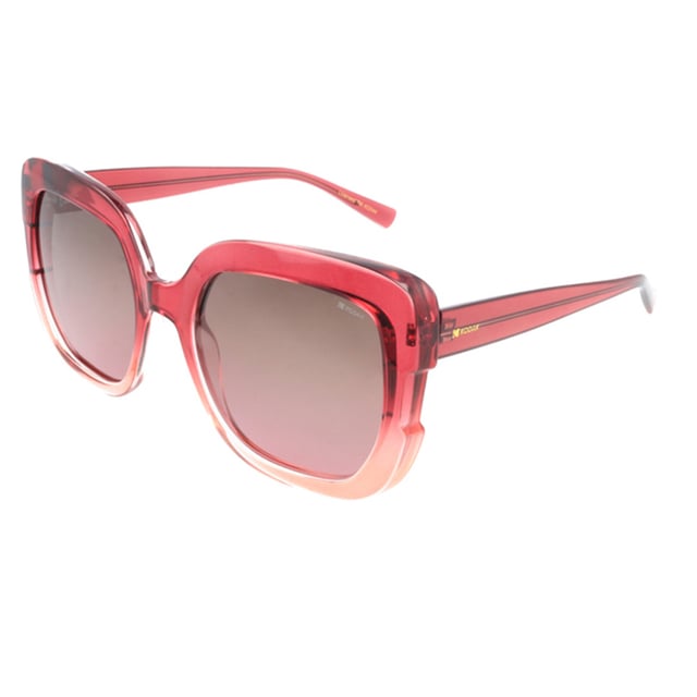 Estas gafas de sol mujer Kodak combinan un diseño clásico y moderno con detalles discretos que aportan sofisticación.

Forma y diseño:
- Gafas de sol cuadradas estilo trendy, ideal para un estilo versátil y atemporal.

Material de la montura:
- La montura de estas gafas de sol está fabricada en policarbonato, un material conocido por su resistencia a los impactos y ligereza.

Patillas:
- Las patillas también están elaboradas de policarbonato, a juego con el material de la montura.

Detalles de la marca:
- Grabado de la marca Kodak en las patillas.

Lentes:
- Polarizadas: Sí.
- Progresión: Sí, compatibles con lentes progresivos.
- Graduación: Sí, adaptables a tus necesidades visuales.
- 100% protección UV400.

El color de las lentes de las gafas de sol puede variar ligeramente con respecto a las imágenes debido a efectos de iluminación o ajustes en el acabado del material, ¡pero siempre conservarán su estilo y calidad!
 Medidas: Alto lente: 49 mm. Ancho lente: 54 mm. Puente: 20 mm. Patillas: 140 mm.
 Composición: Policarbonato
 Cuidados:
Usar un paño de microfibra para limpiar las lentes y evitar rayaduras.