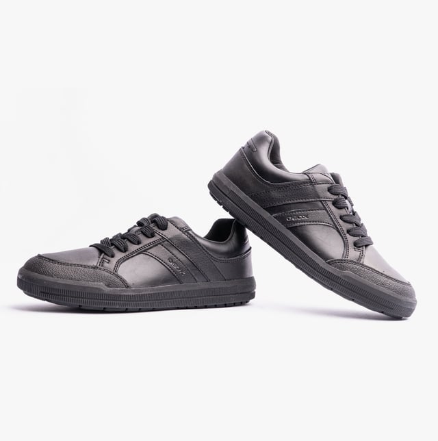 GEOX ARZACH Boys Lace-Up Black School Shoes

  
 *   Upper Material: Synthetic 
 *  Lining Material: Fabric 
 *  Sole Material: Rubber 
 *  Closure/Fastening: Lace-Up 
 *  Features: Adjustable 
 *  Toe Shape: Round 
 *  Shoe Width: Regular 
 *  Item Weight: 0.918 KG 
 *  Heel Height: Flat (Under 2.5cm) 
 *  Shoe Shaft Height: Low Top 
 *  Shoe Style: School 
 *  Gift Boxed: No  Product Code: J844AD-05443-C9999