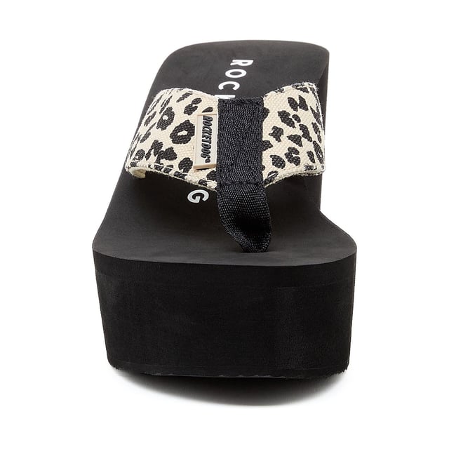Maak je klaar om hoofden te laten omdraaien met de Crush Leopard Print teenslippers. Met hun torenhoge plateau en felle luipaardprint maken ze een statement. De comfortabele katoenen bandjes en het lichtgewicht EVA-platform houden je voeten tevreden.