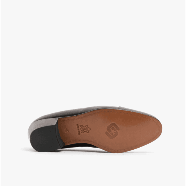 Club Cubano VALENCIA Mens Soft Leather Reptile Cuban Heel Shoes Dark Brown

  
 *   Upper Material: Leather 
 *  Lining Material: Leather 
 *  Sole Material: Leather 
 *  Closure/Fastening: Slip-On 
 *  Features: Comfort,Breathable 
 *  Heel Type: Cuban 
 *  Toe Shape: Point 
 *  Shoe Width: Regular 
 *  Item Weight: 0.9 KG 
 *  Heel Height: Low (2.5-4.9cm) 
 *  Shoe Shaft Height: Low Top 
 *  Shoe Style: Cuban 
 *  Gift Boxed: No  Product Code: VALENCIA-DKB