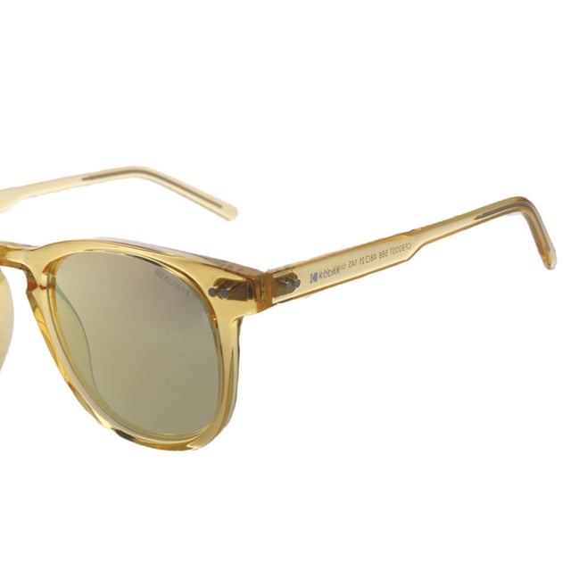 If you like to wear the latest in fashion and accessories are vital for your overall image, don't miss out on the Kodak CF90007 Unisex Sunglasses.

 Shape and design:
 - Kodak sunglasses with a classic round shape.

 Frame Material:
 - The frame of these sunglasses is made of polycarbonate, a material known for its impact resistance and lightness.

 Sideburns:
 - The temples are also made of polycarbonate, matching the frame material.

 Brand details:
 - Kodak branding on temples.

 Glasses:
 - Polarized: Yes.
 - Progression: Yes, compatible with progressive lenses.
 - Graduation: Yes, adaptable to your visual needs.
 - 100% UV400 protection.

 The color of the sunglasses lenses may vary slightly from the images due to lighting effects or adjustments in the material finish, but they will always retain their style and quality!
 Measures: Lens height: 44 mm. Lens width: 48 mm. Bridge: 21 mm. Temples: 145 mm.
 Composition: Polycarbonate
 Care:
Use a microfiber cloth to clean the lenses and avoid scratches.